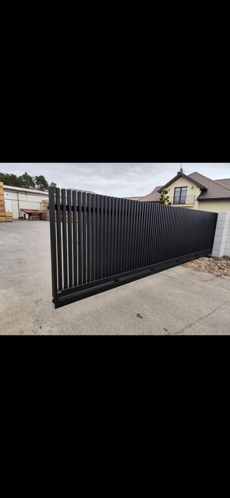 brama metalowa wykonana przez firme jar-bet jarosław trzaskowski koło więcborka